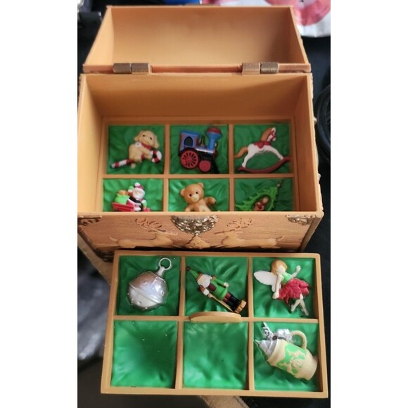 Hallmark 2023 KOC Exclusive Santa’s Ornament Treasures – 50 Years Keepsake Box - Picture 4 of 5
